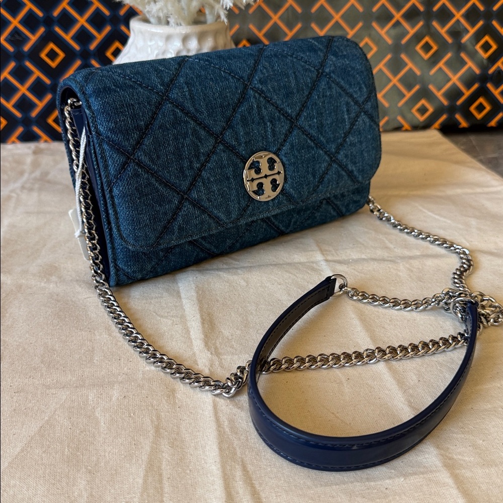NWT , tory burch crossbody Stylish Blue Quilted Chain Bag - Picture 3 of 14